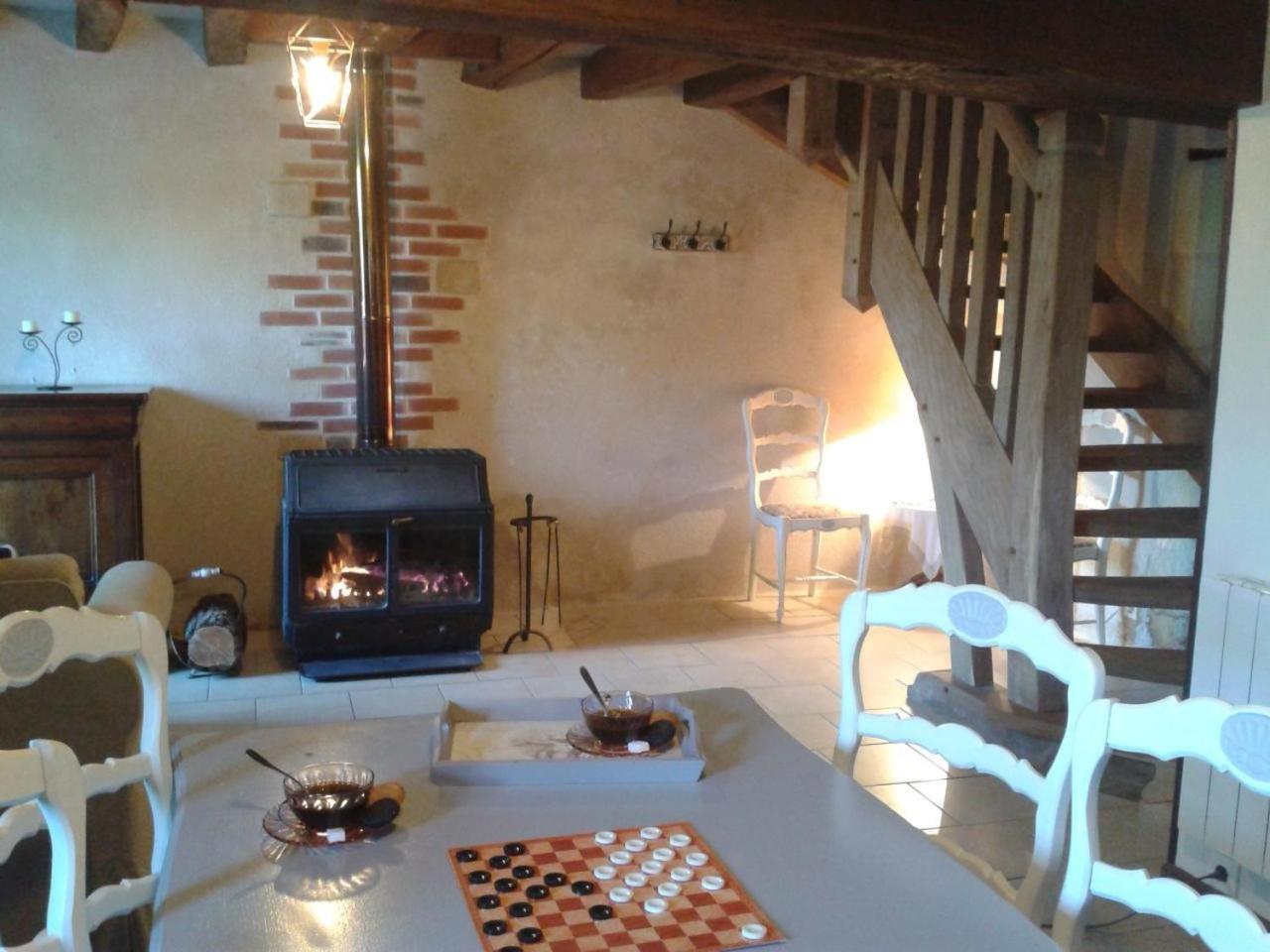 Gites A L'Ombre Des Chenes Châteauvieux Kültér fotó