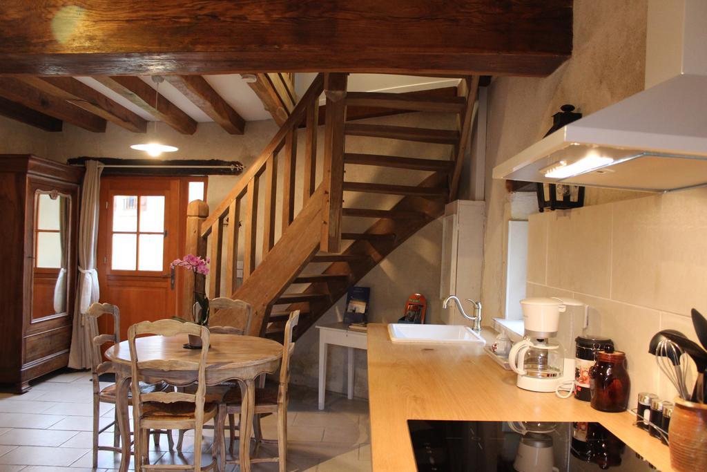 Gites A L'Ombre Des Chenes Châteauvieux Szoba fotó