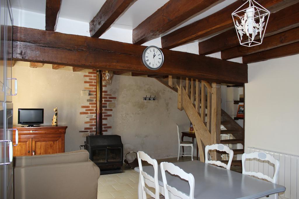Gites A L'Ombre Des Chenes Châteauvieux Szoba fotó