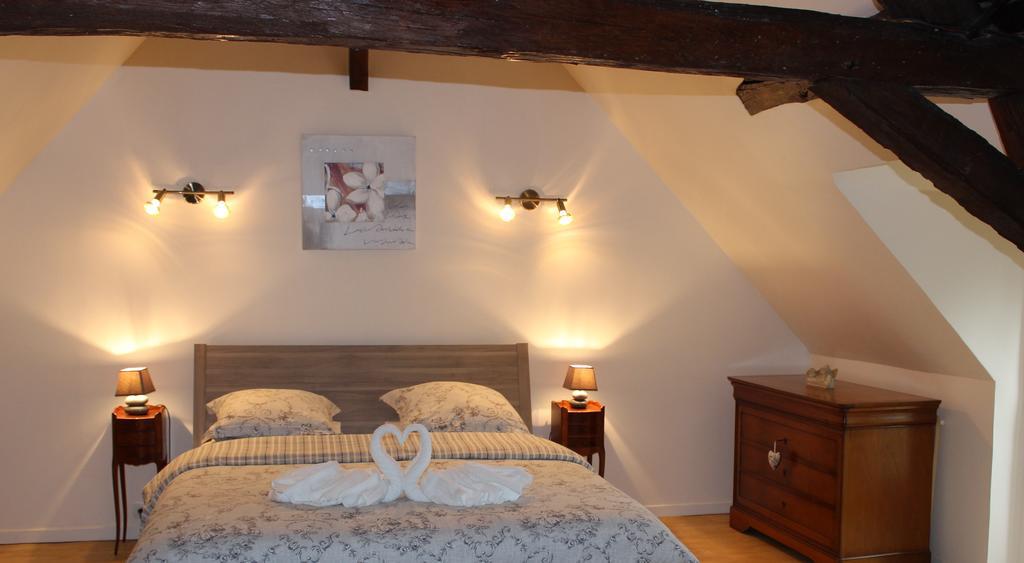 Gites A L'Ombre Des Chenes Châteauvieux Szoba fotó